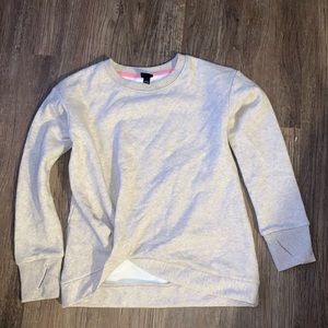 ☘️ 3/$20 All in Motion sweatshirt cute twist at hem Thumb holes. NWOT L (10/12)